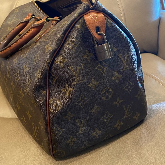 Authentic Vintage Louis Vuitton monogram Speedy 30 hand bag - Picture 2 of 16